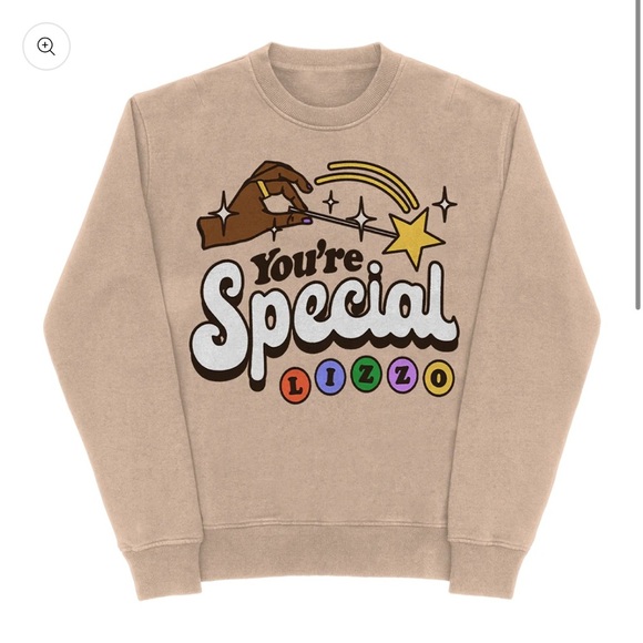 Lizzo Merch Tan Sasha Be Fluting Homecoming Crewneck Sweater Size Large Geaphic - Picture 1 of 8